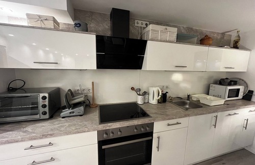 Rodenbach Apartment | Newly renovated basement apartment