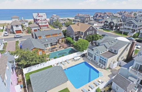 Avon House | Newly Renovated Bay Head Family Escape Steps to Quiet Beach with Pool