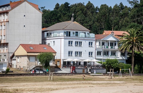Camarinas Apartment | Newly renovated beach apartment