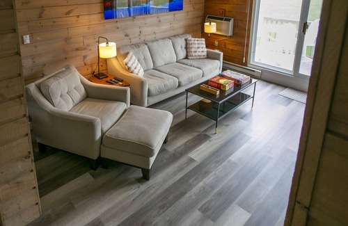 Cedar House | Newly Renovated Beautiful Sugar Loaf Condo w Pool, 4BR 4BA