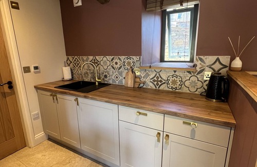 Shap Apartment | Newly renovated bedsit on edge of English Lake District.