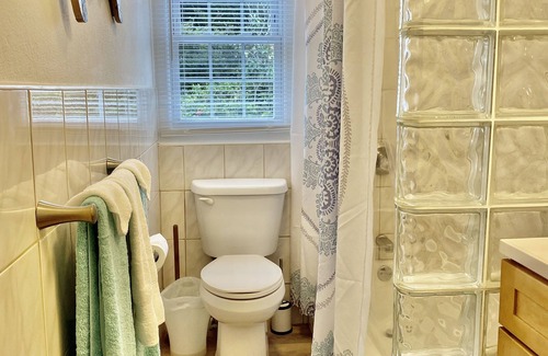 Warwick Apartment | Newly renovated