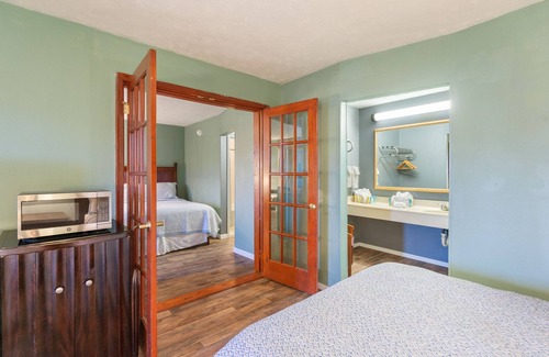 Williamsburg Hotel | Newly renovated boutique hotel close to College of William and Maryn