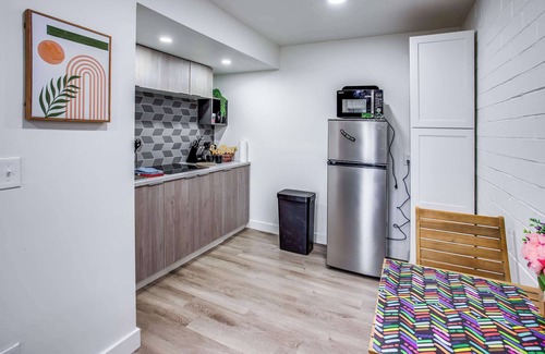 Rochester Apartment | Newly Renovated Bright Studio