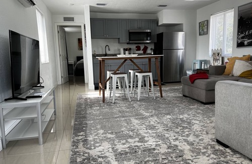 Hialeah Apartment | Newly renovated & bright apt in central location