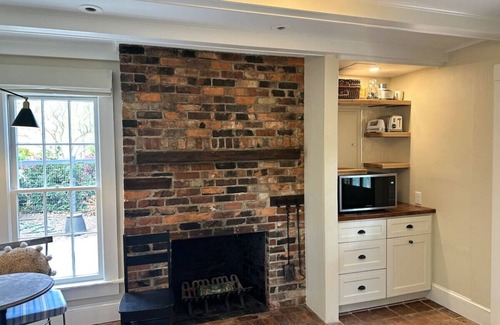 Hillsborough House | Newly Renovated Carriage House