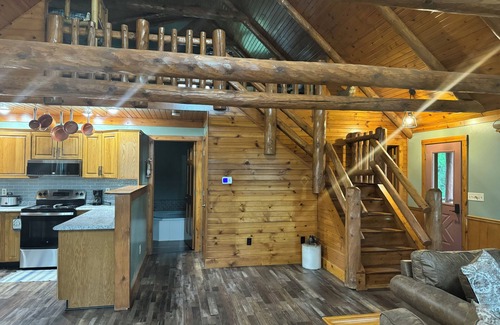 Spencerville Cabin | Newly Renovated Cabin Sleeps 12 Comfortably!