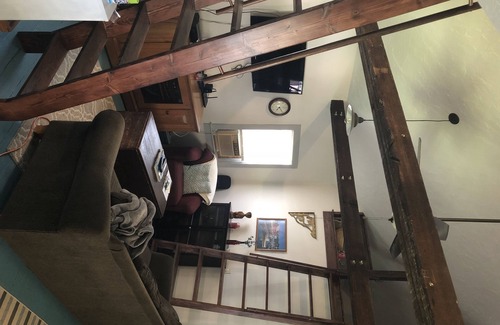 New Boston Cabin | Newly renovated cabin
