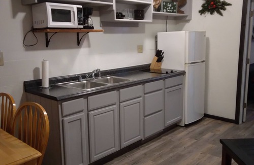 Palestine Cabin | Newly Renovated Cabin at The Ranch at Walston Springs