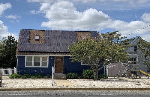 Surf City House | Newly renovated Cape Cod 4BR 2 Baths in LBI close to restaurants, and beach