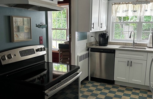Falmouth House | Newly Renovated Cape House - 5 min walk to beach and downtown!