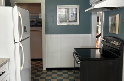 Falmouth House | Newly Renovated Cape House - 5 min walk to beach and downtown!