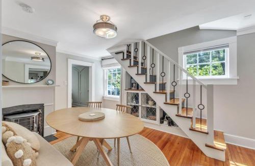 Hillsborough House | Newly Renovated Carriage House