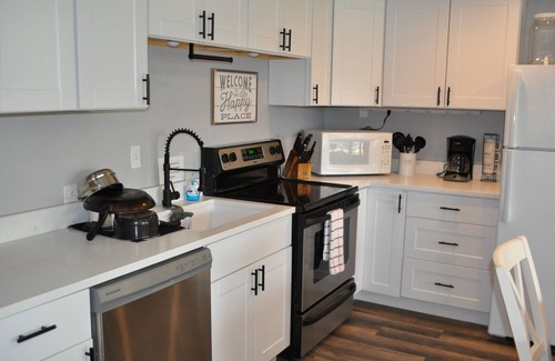 Quincy Condo | Newly Renovated! CB Condo unit 104 (sleeps up to 8)