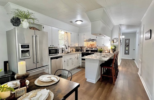 Marksville House | Newly Renovated Charming 3-bedroom house in Marksville - Sleeps 10