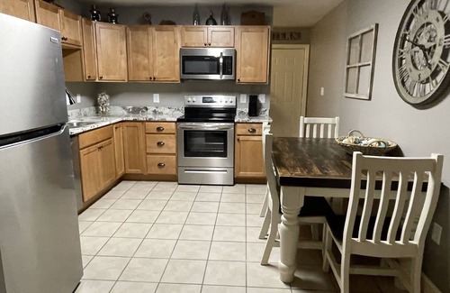 Navarre House | Newly Renovated Close to the Beach