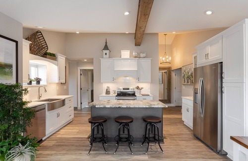 Mills River Other | Newly renovated, convenient to area attractions yet very serene