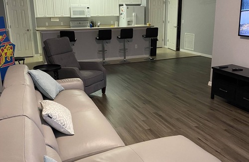 Majestic Palms Condo | Newly renovated condo close to beach