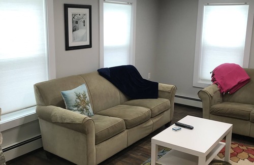 Locke Mills Condo | Newly Renovated Condo- 15 minutes from Sunday River (Pet-Friendly!)