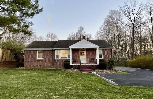 Blacksburg House | Newly Renovated, Conveniently Located Blacksburg Home