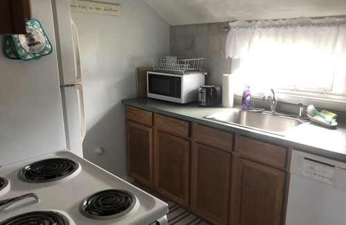 Centerville Cottage | Newly renovated Cottage Across the street from Craigville Beach.
