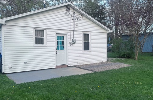 Vermilion Cottage | Newly renovated cottage just feet from the shore- pet friendly!