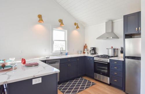 Eastham House | Newly Renovated Cottage on Town Cove