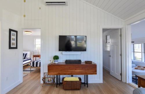 Eastham House | Newly Renovated Cottage on Town Cove