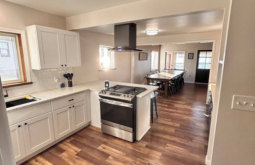 Baldwin House | NEWLY RENOVATED cottage ON Wolf Lake! Boating, SXS and more!