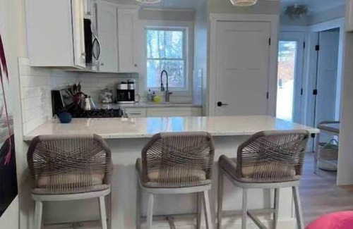 Kittery House | Newly renovated cottage