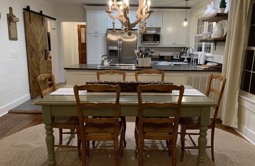 Mentone House | Newly Renovated Cottage - Walk to Historic Downtown Mentone