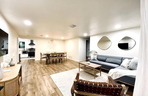 South Venice House | Newly renovated cozy beach house.