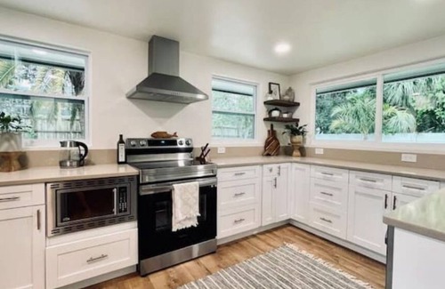 South Venice House | Newly renovated cozy beach house.