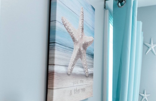 Milford Apartment | NEWLY Renovated Cozy Home near beaches, restaurants, bars, and Yale University