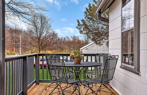 Amelia House | Newly renovated Cozy home with chef kitchen, pretty much fully stocked