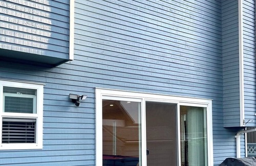 Delta House | Newly renovated cozy house in Delta’s desirable Sunshine Hills!