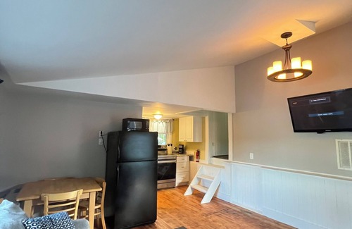 Brighton House | Newly Renovated Cozy Lakeside Vacation Cottage, Mountain Views, Pet Friendly