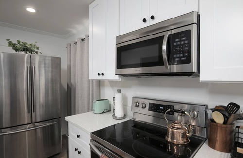 Smyrna House | Newly Renovated Cozy Rustic Home l 10 min from Truist Park