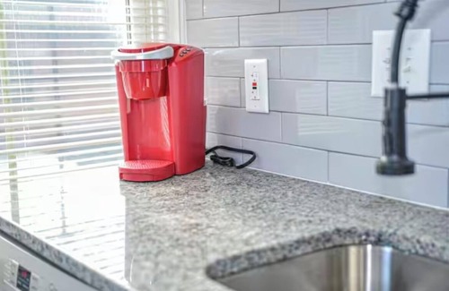 Pendleton Apartment | Newly renovated Cozy 1-bedroom apartment with AC, WiFi in charming Cincinnati