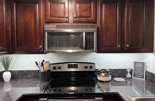 University City Condo | Newly Renovated Cozy Condo in Sunny La Jolla/UTC-San Diego, Fully Furnished!
