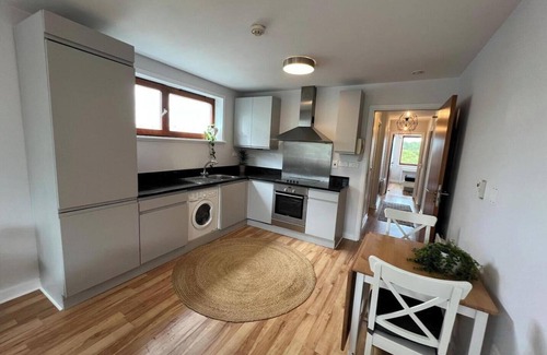 Dublin Apartment | Newly Renovated D4 2BD @ The Aviva & Docklands