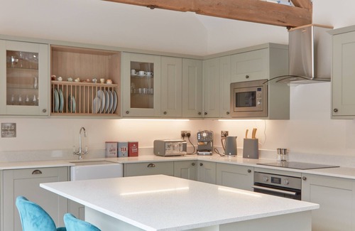Haresfield House | Newly Renovated Dairy Barn on Idyllic Cotswold Farm