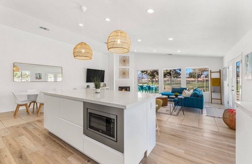 Indio House | Newly renovated DESERT RETREAT *Private oversized Pool* Walk to Stagecoach