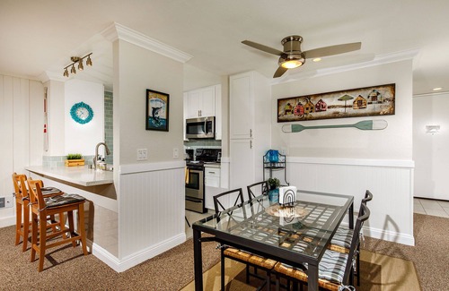 Townsite Cottage | Newly renovated - Direct Ocean View - steps to Ocean