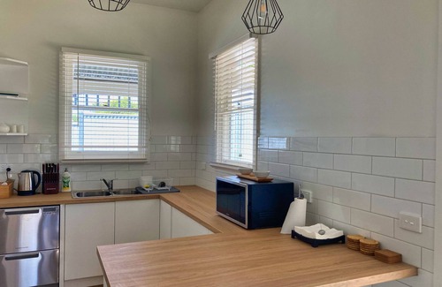 Beechworth House | Newly renovated, dog-friendly, 5 minute walk to town!
