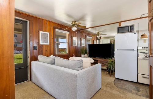 Traverse City Condo | Newly Renovated for Summer 2025-Beachside Cabin 8!