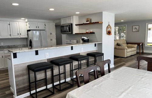 Rogers Cottage | Newly renovated Family Lake house