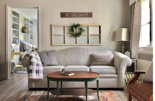 Lewisville House | Newly Renovated Farmhouse, Sleeps12+