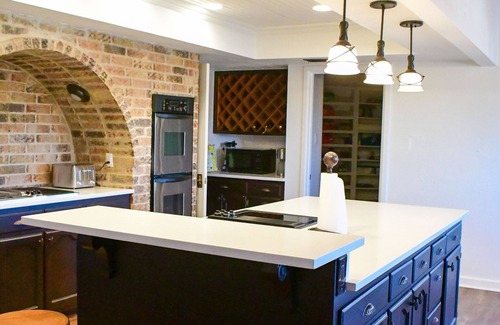 Boerne Other | Newly Renovated Farmhouse on a Working Horse Ranch Near Popular Wedding Venues