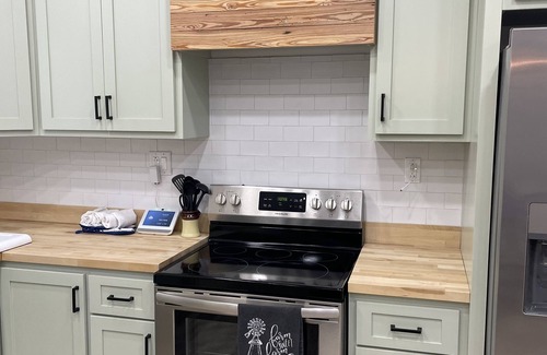 Loris Other | Newly renovated farmhouse less than 30 minutes to Myrtle Beach!